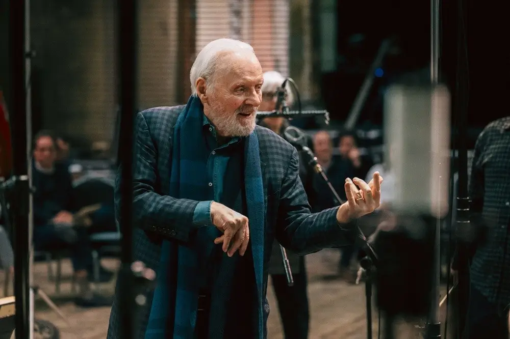 Anthony Hopkins се завръща към първата си мечта - музиката
