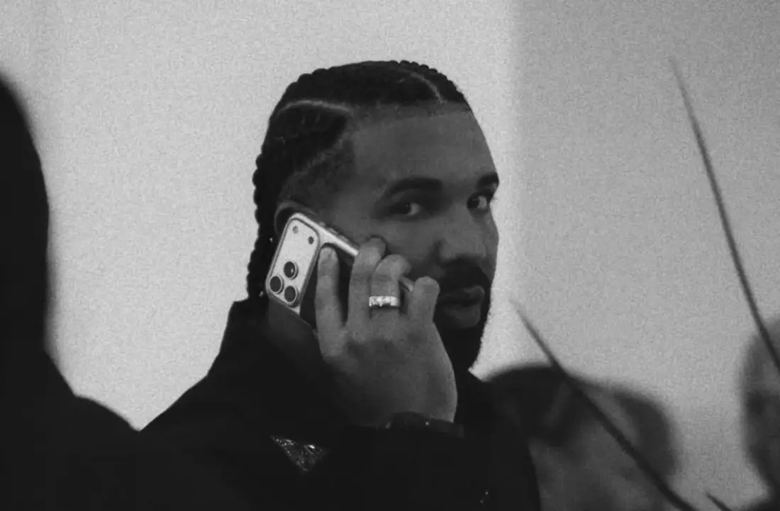 Drake изненада Karol G на сцената в Хюстън