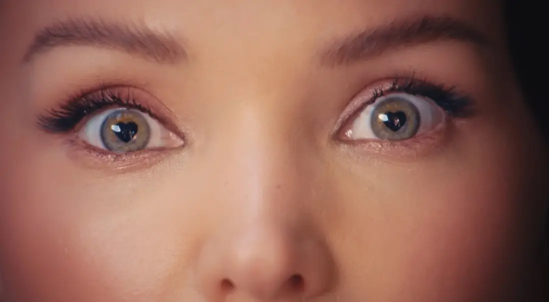 Dove Cameron с песен, посветена на влюбването