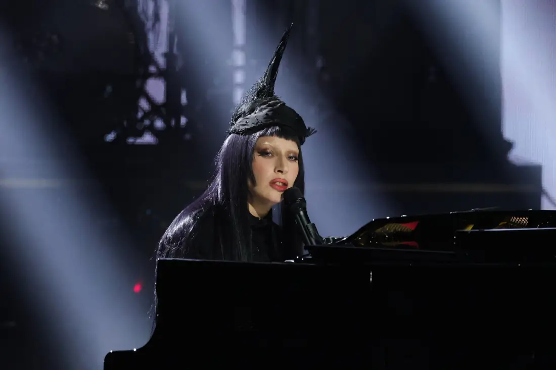 Lady Gaga загатна за нова музика