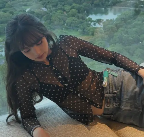 LISA от BLACKPINK ще има собствен документален филм