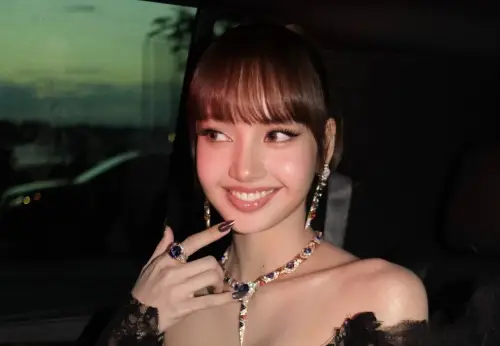Лиза представи „SaWaDiKa“ за първи път на живо на MTV VMAs