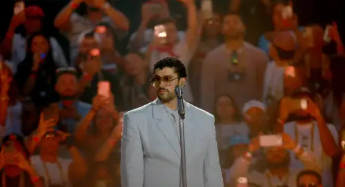Bad Bunny спечели 7 награди „Еми“ за шоуто си на Super Bowl