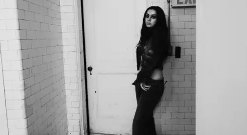 Charli xcx издаде новия албум