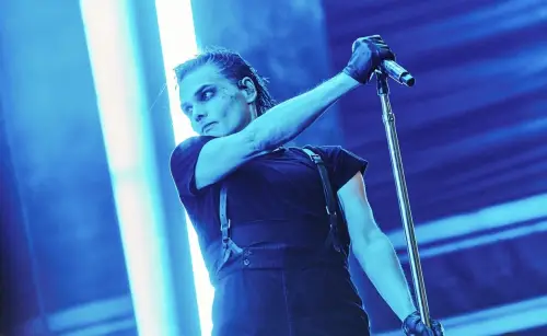 My Chemical Romance са изправени пред съдебни действия заради костюми на мажоретки